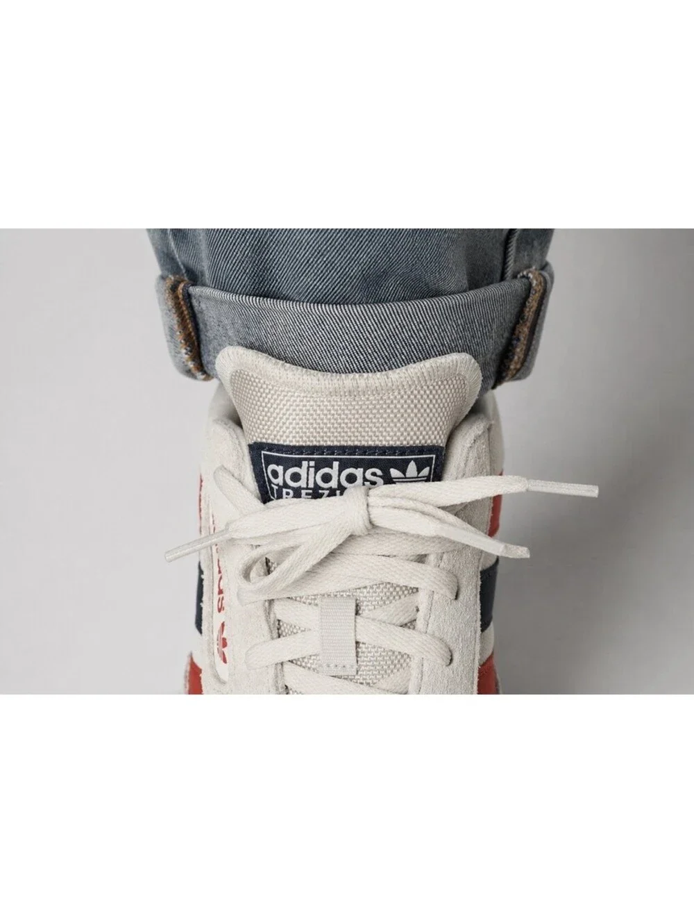 adidas Originals Treziod 2 Mens Size 11 Retro Casual Sneakers NWOB White Red